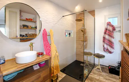 Maison tradition avec piscine privée à Cadolive : photo 22