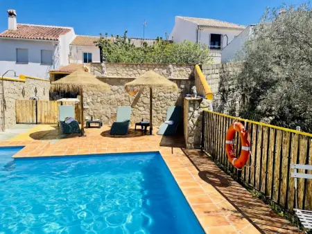 Gîte Magicien d'Oz avec piscine privée à Alfarnate : photo 3