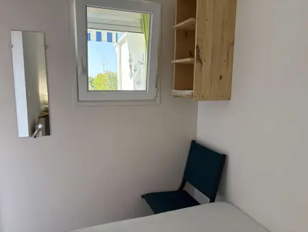 2 pièces cabine rénové, clim et parking à Port Camargue : photo 14