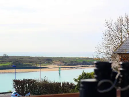 Appartement mansardé vue port à Barneville-Carteret : photo 16