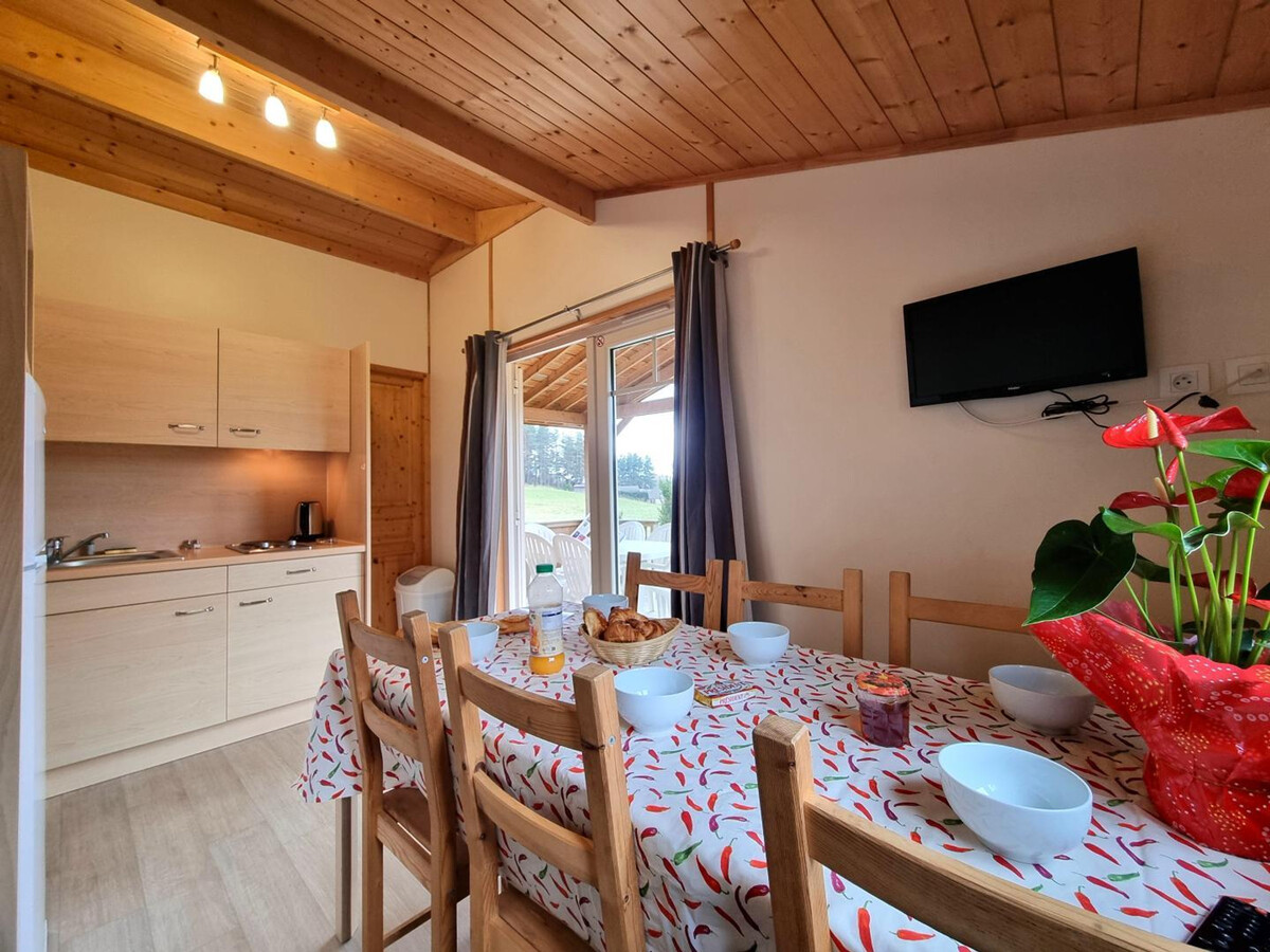 Chalet Sapin 6 pers. avec terrasse - Usson-en-Forez - Photo 4