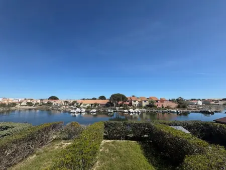 T3 avec piscine et jardin vue étang au Barcarès