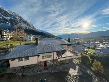 Location appartement à Flims, Residenza Cristallo, (Flims Dorf). 3.5 Zimmer Partérre Wohnung (97m2) mit Garte