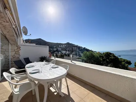 Appartement 3 chambres, grande terrasse vue baie à Roses : photo 3
