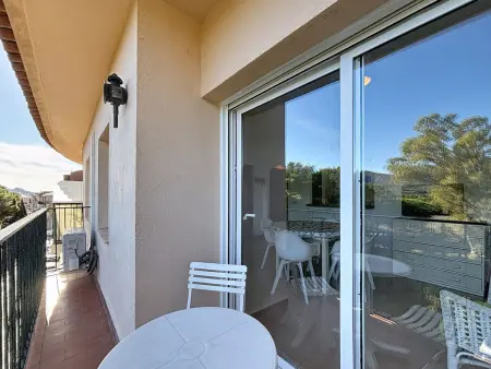 Appartement 45m² climatisé avec garage à Roses : photo 3