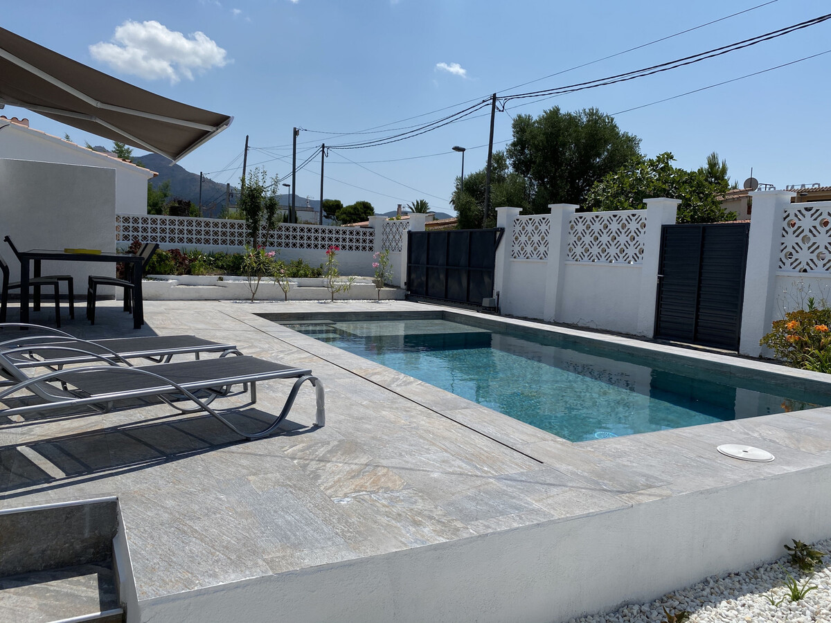 Maison rénovée 6 pers avec piscine à Roses - Photo 2