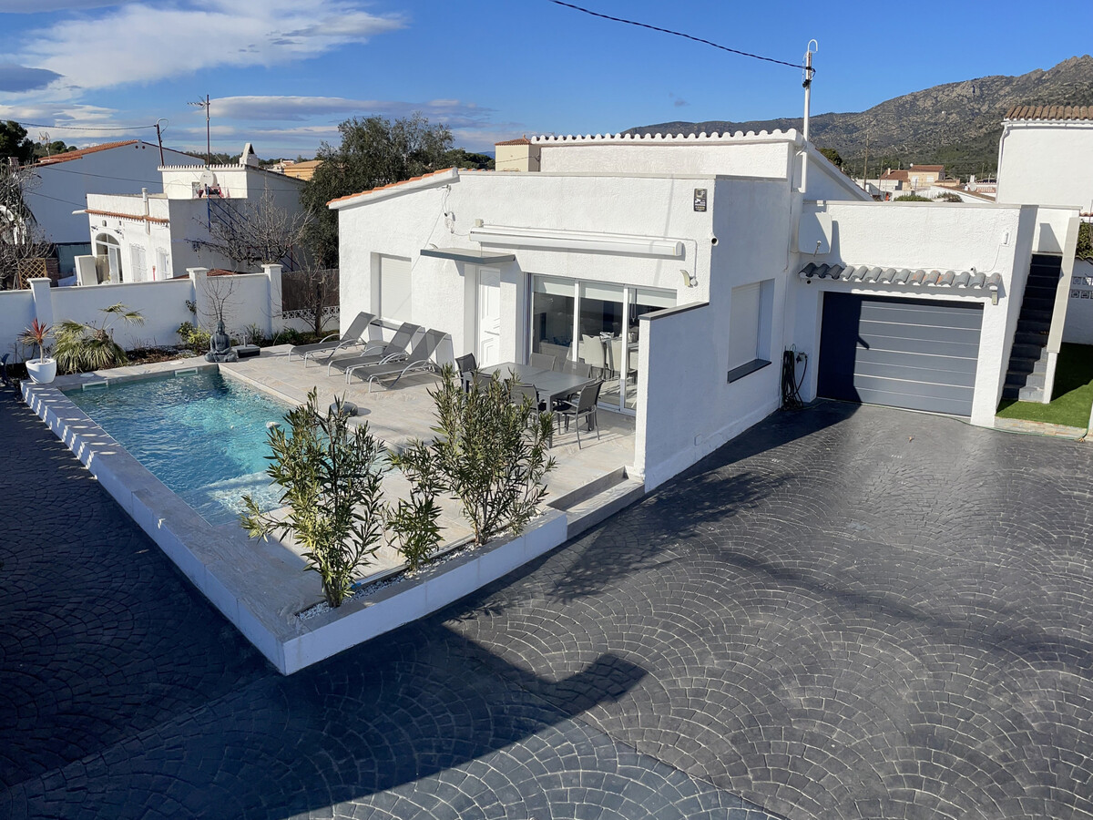 Maison rénovée 6 pers avec piscine à Roses - Photo 3