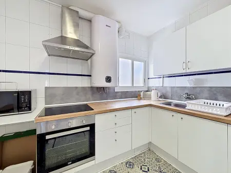 Appartement 3 chambres, 82m² climatisé - Roses : photo 4
