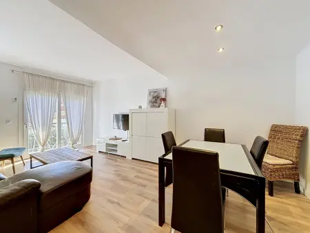 Appartement 3 chambres, 82m² climatisé - Roses : photo 9