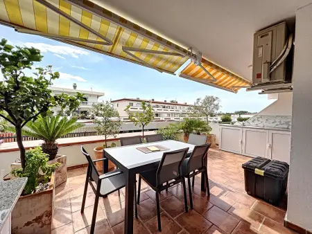 Appartement 42m² terrasse 20m² à 200m de la plage : photo 1