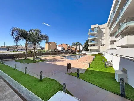 Appartement 55 m² avec terrasse et jardin à Roses : photo 8