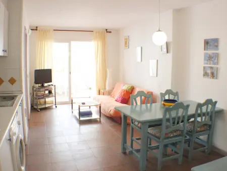 Appartement 54m² jardin et terrasse - Roses : photo 3