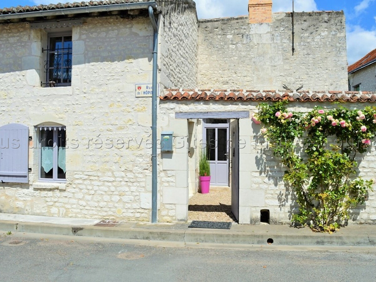 Gîte traditionnel 3 pers. à Champigny-sur-Veude, animaux acceptés - Photo 1
