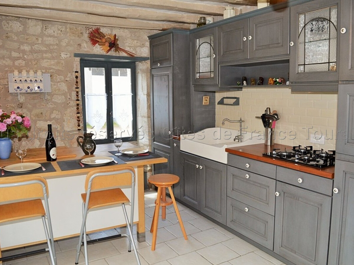 Gîte traditionnel 3 pers. à Champigny-sur-Veude, animaux acceptés - Photo 2