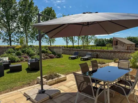Gîte 9 pers. avec jeux de jardin à La Chapelle-Saint-Martin : photo 2