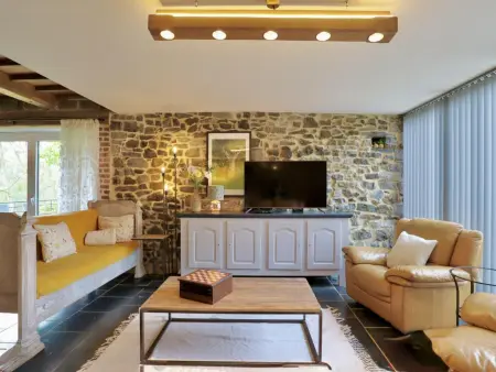Le Grenier de Louise : maison en pierre à Gimnée, 4 chambres : photo 7
