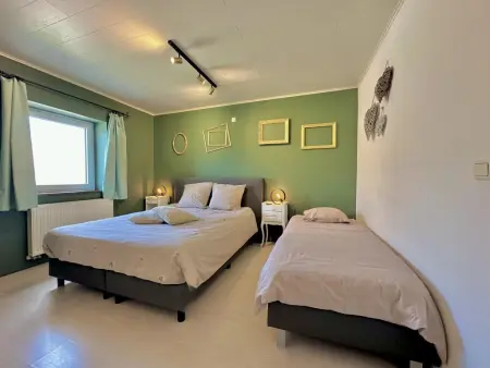 Le Grenier de Louise : maison en pierre à Gimnée, 4 chambres : photo 21