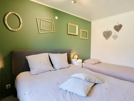 Le Grenier de Louise : maison en pierre à Gimnée, 4 chambres : photo 22