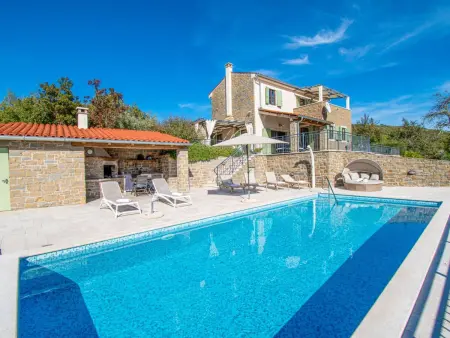 Villa Banic Motovun : maison 4 chambres avec piscine et spa : photo 1