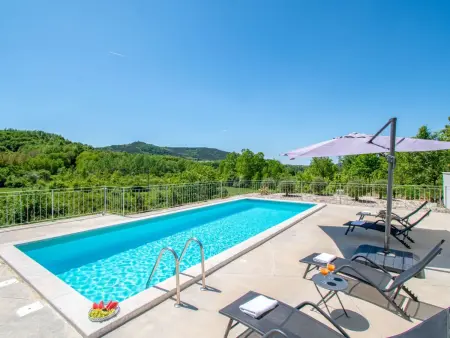 Villa Forest Fairy – Maison avec piscine et jacuzzi