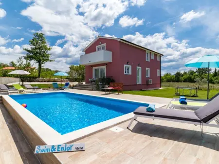 Villa May, maison 9 personnes avec piscine privée