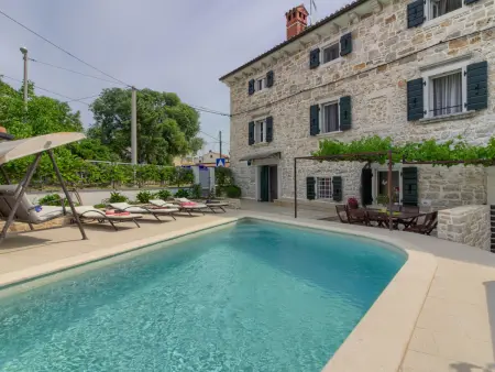 Villa Zita, maison pierre avec piscine privée à Dracevac