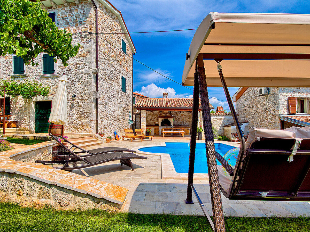 Villa Parentium à Dracevac : maison avec piscine privée - Photo 6