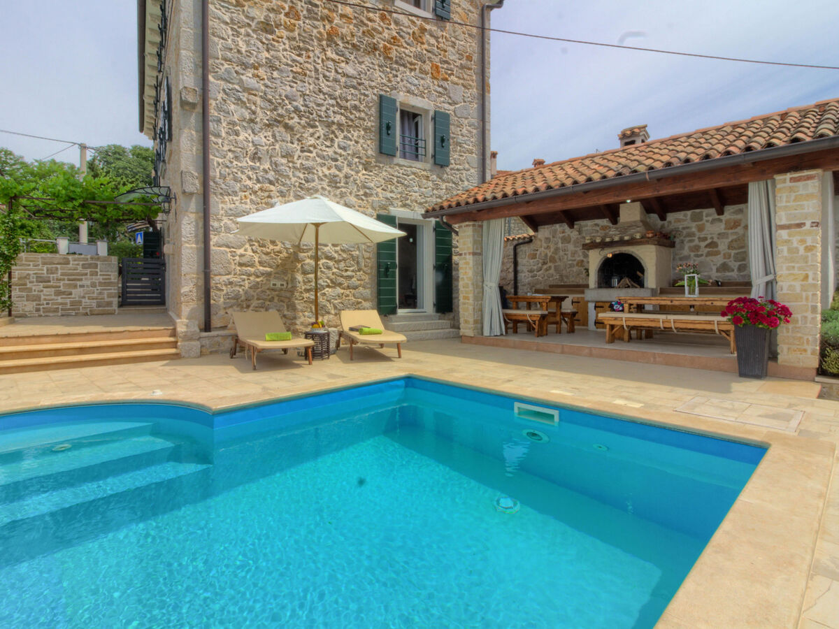 Villa Parentium à Dracevac : maison avec piscine privée - Photo 14
