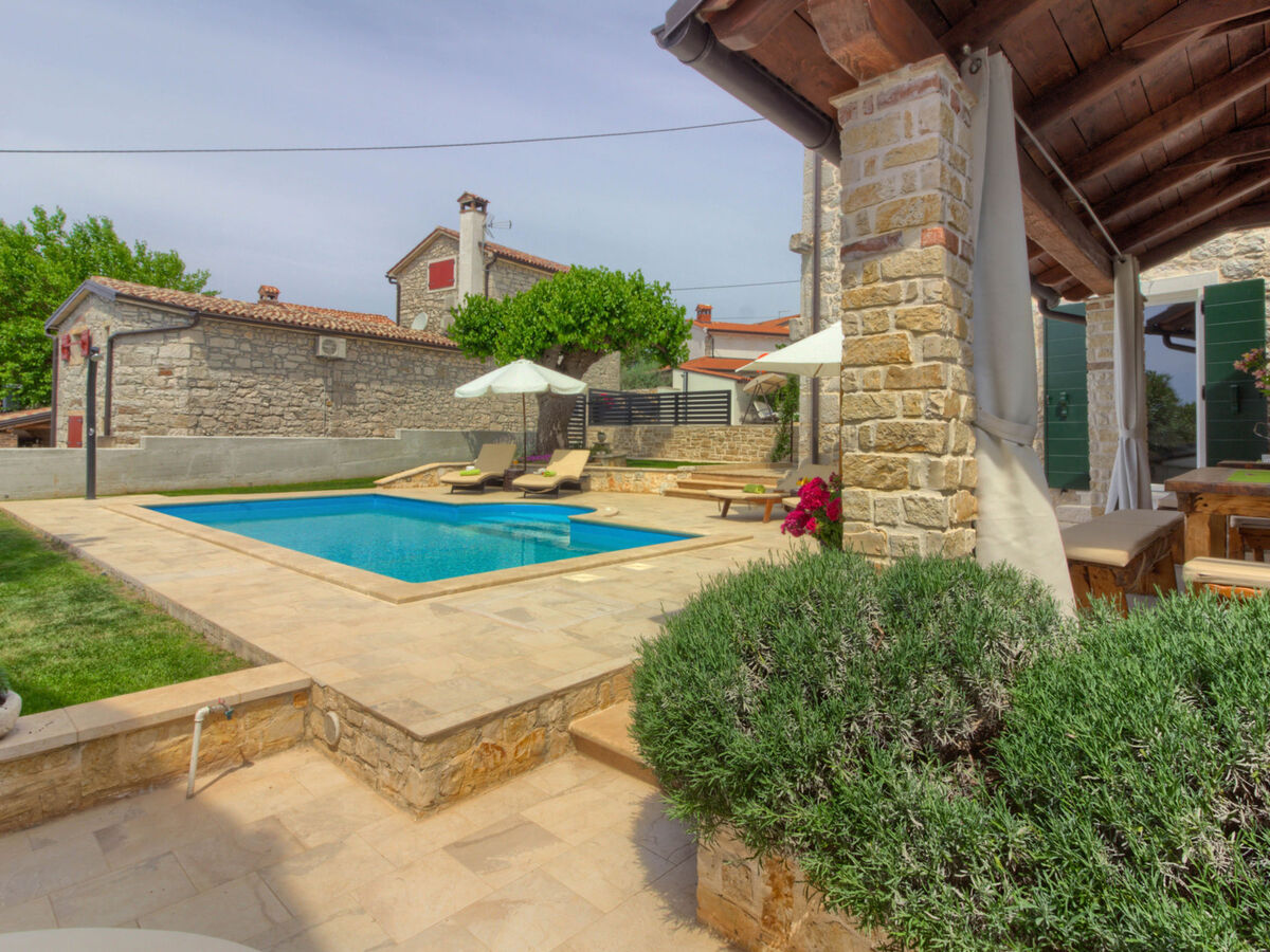 Villa Parentium à Dracevac : maison avec piscine privée - Photo 16