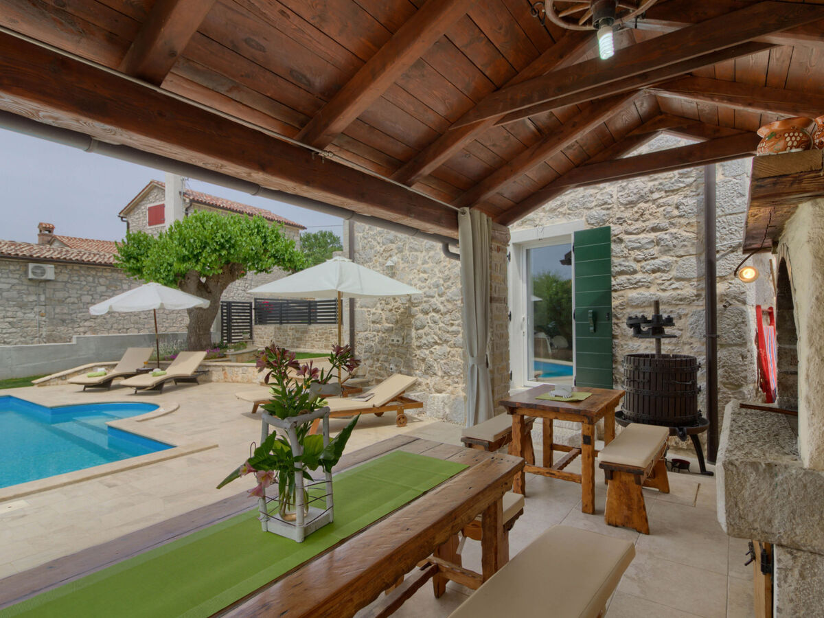 Villa Parentium à Dracevac : maison avec piscine privée - Photo 17
