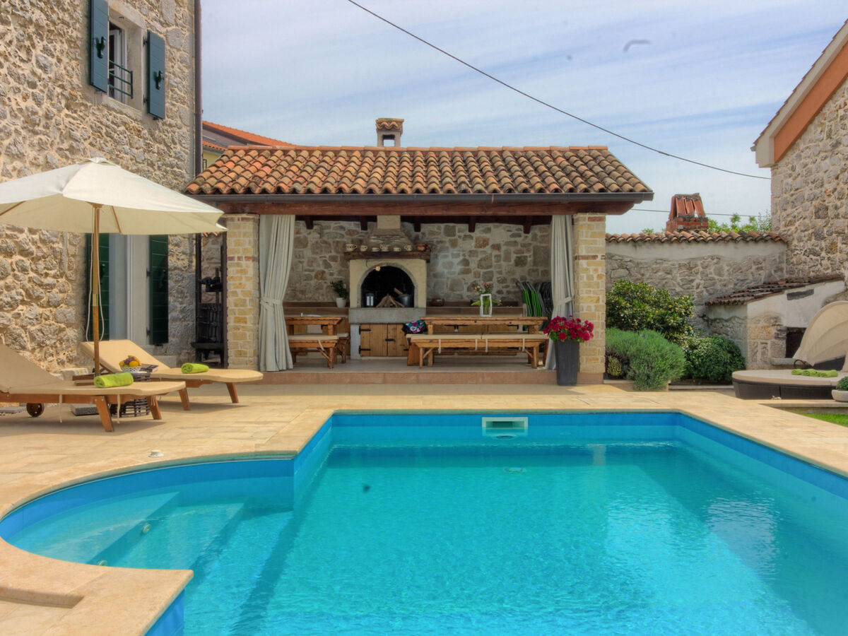 Villa Parentium à Dracevac : maison avec piscine privée - Photo 18