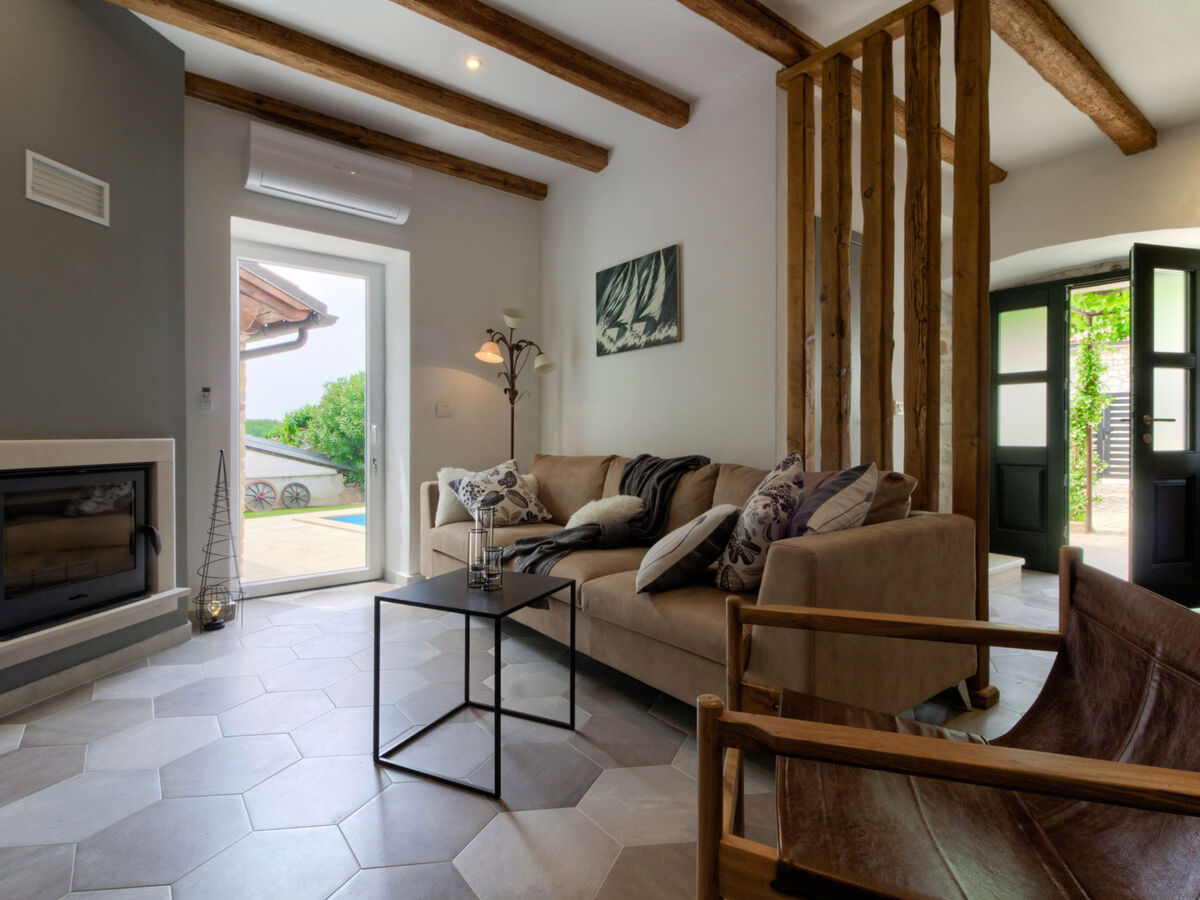 Villa Parentium à Dracevac : maison avec piscine privée - Photo 25