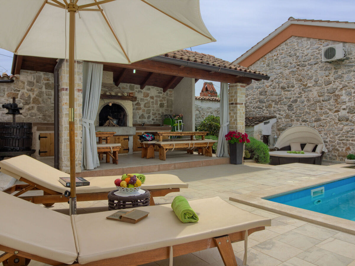 Villa Parentium à Dracevac : maison avec piscine privée - Photo 33