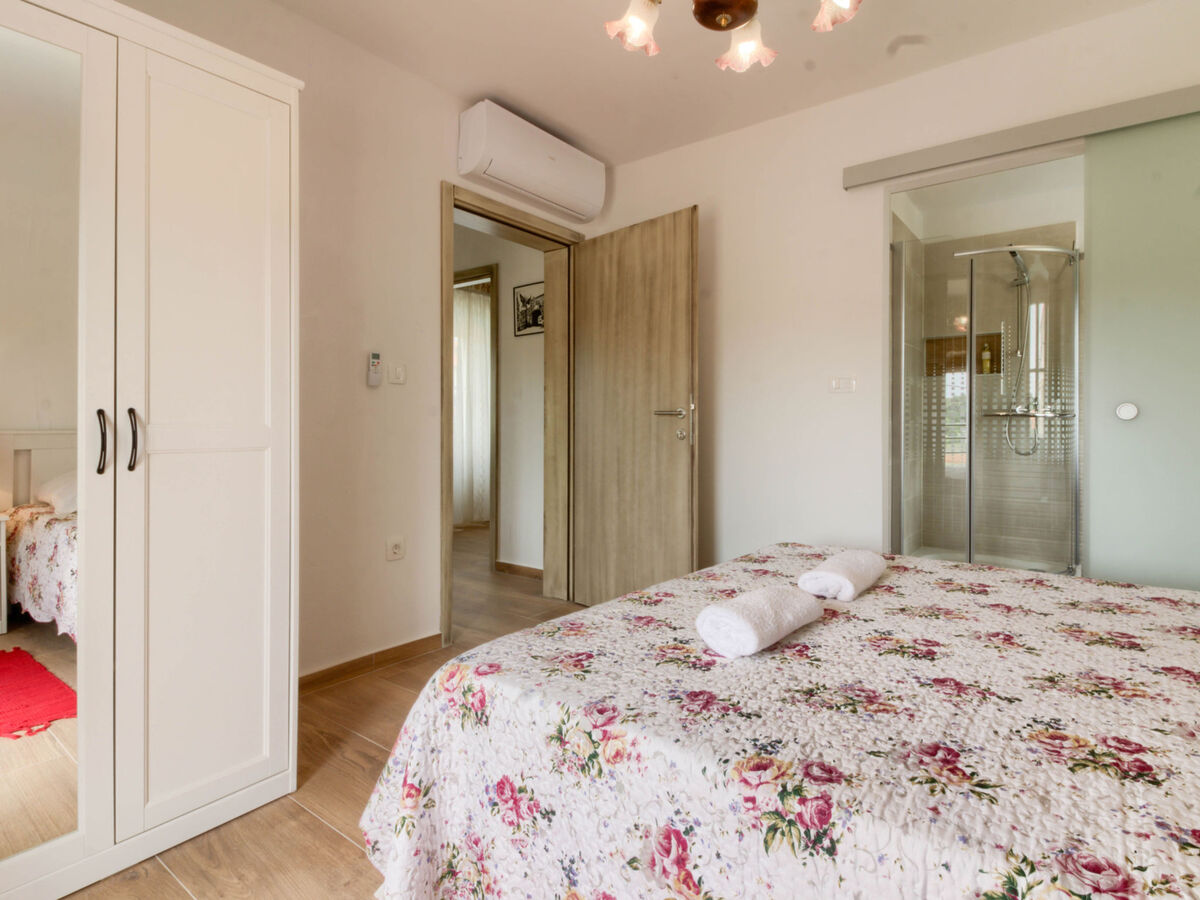 Villa Parentium à Dracevac : maison avec piscine privée - Photo 38