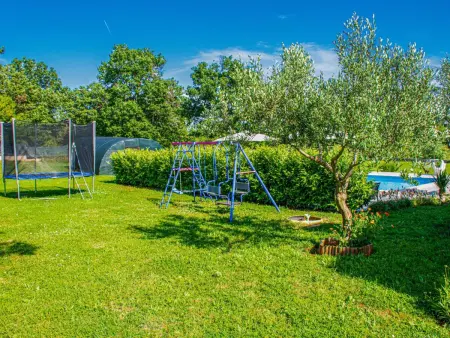 Villa Hacienda Afrodita à Bokordici, piscine et jardin : photo 16