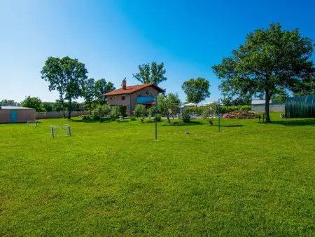 Villa Hacienda Afrodita à Bokordici, piscine et jardin : photo 29