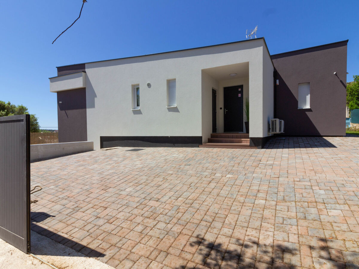 Villa Senorita : maison 3 chambres avec piscine à Bokordici - Photo 26