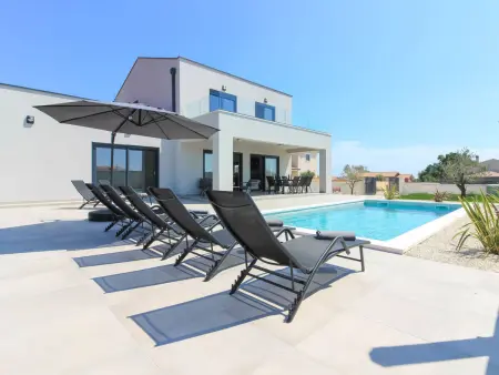 Villa Esire : maison moderne 4 chambres avec piscine privée : photo 29
