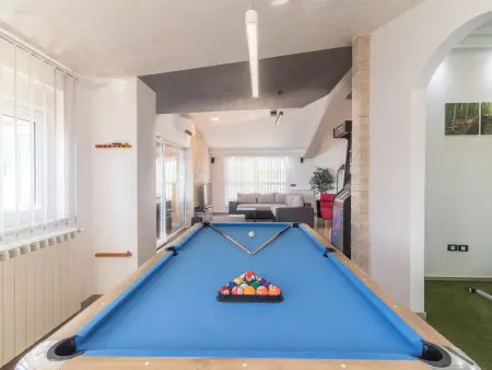 Villa Maxima à Bokordici : maison 7 chambres, piscine 60m² : photo 7