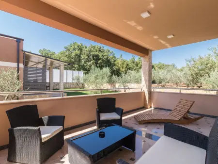 Villa Maxima à Bokordici : maison 7 chambres, piscine 60m² : photo 10