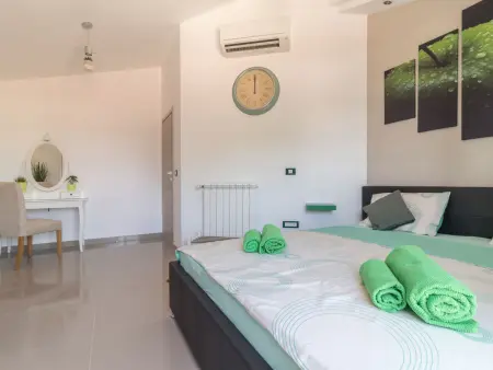 Villa Maxima à Bokordici : maison 7 chambres, piscine 60m² : photo 21