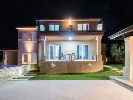 Villa Maxima à Bokordici : maison 7 chambres, piscine 60m² : photo 49