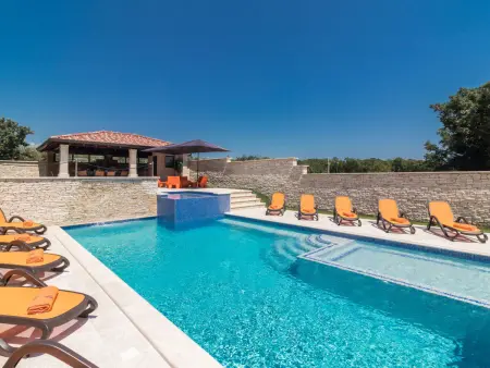 Villa Maxima à Bokordici : maison 7 chambres, piscine 60m² : photo 53