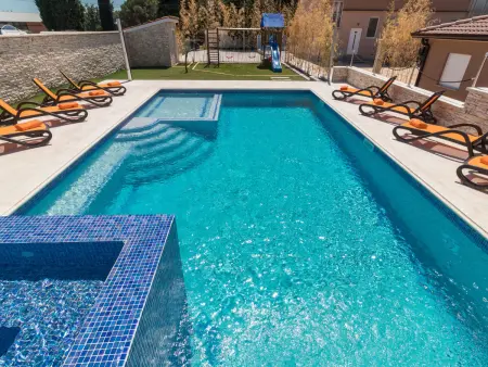 Villa Maxima à Bokordici : maison 7 chambres, piscine 60m² : photo 57