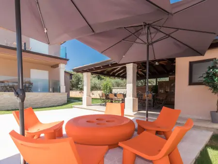 Villa Maxima à Bokordici : maison 7 chambres, piscine 60m² : photo 59