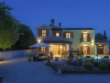 Villa Gracia Patricia - Maison 4 chambres avec piscine privée : photo 4