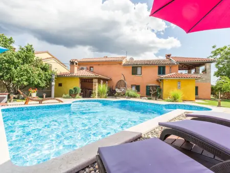 Villa Loreta : maison 3 chambres piscine privée : photo 1