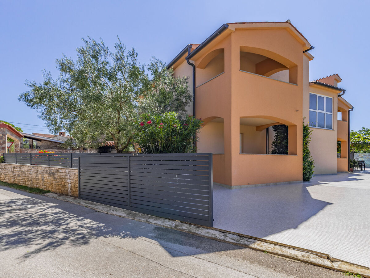 Villa Petroro à Fažana : maison 3 unités avec piscine privée - Photo 1