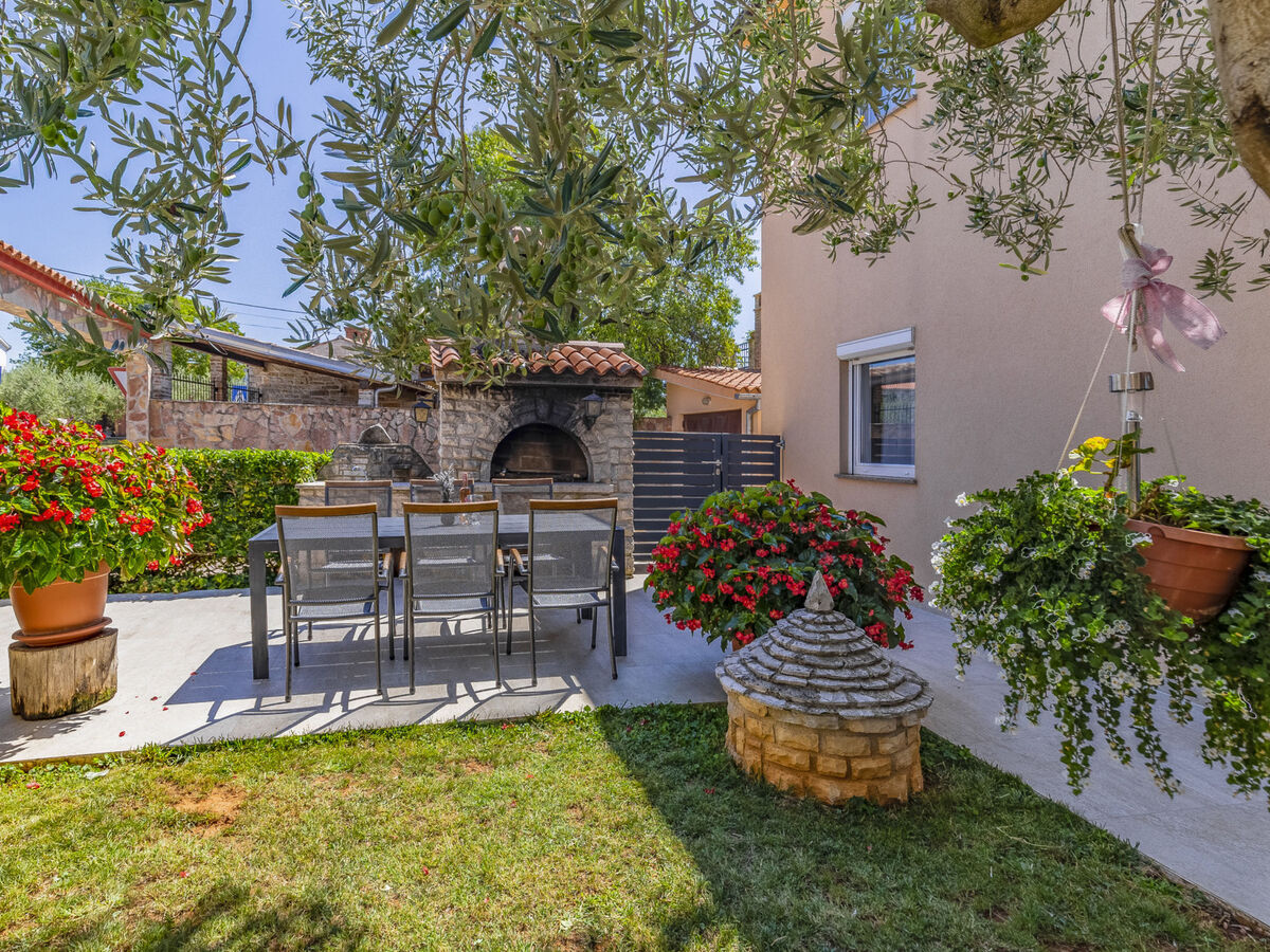 Villa Petroro à Fažana : maison 3 unités avec piscine privée - Photo 3