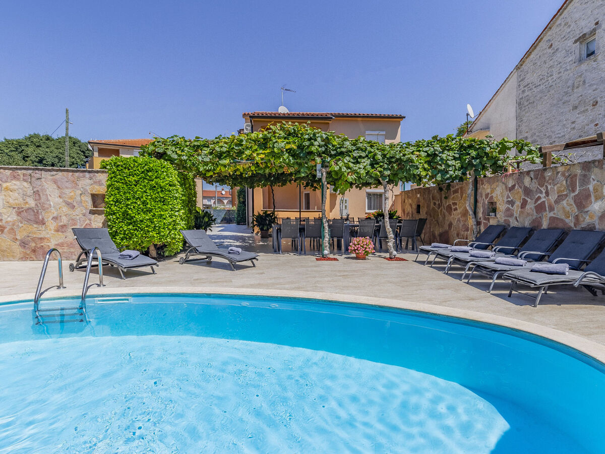 Villa Petroro à Fažana : maison 3 unités avec piscine privée - Photo 5